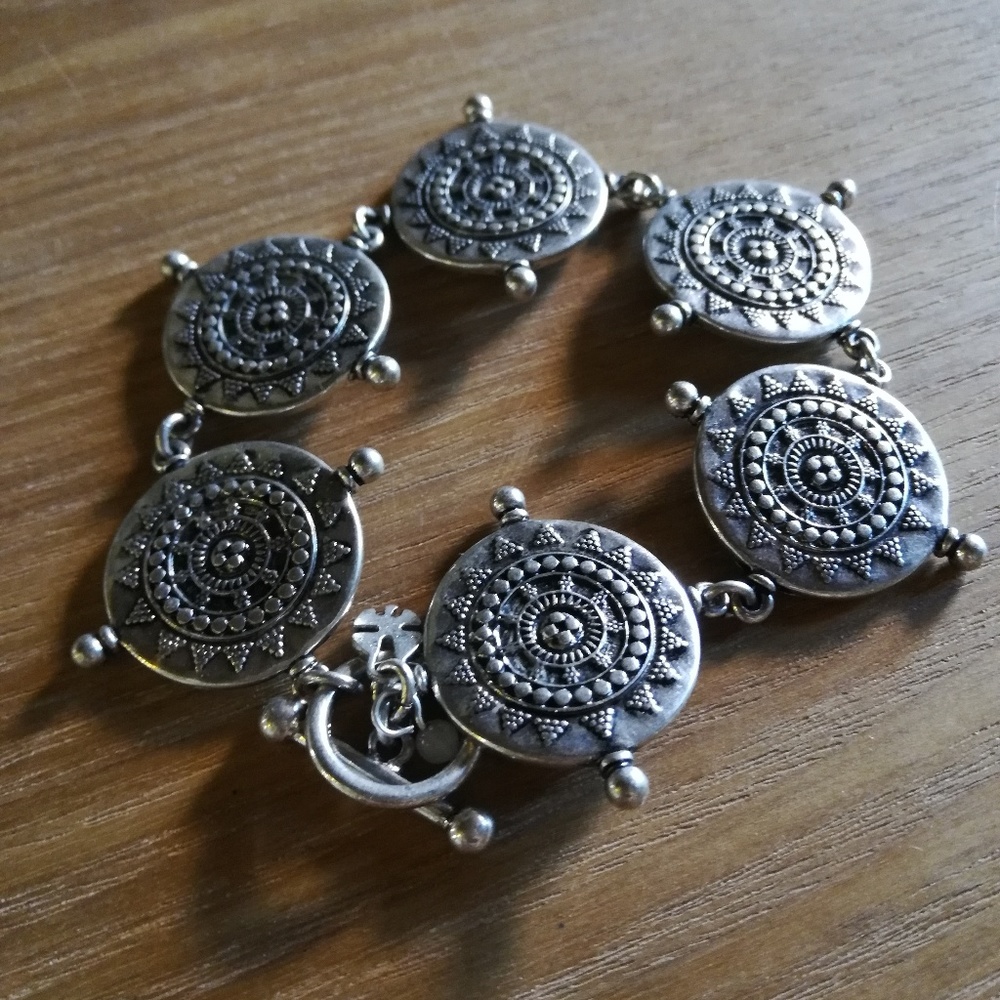 Brand NEW Lucky Brand medallion bracelet